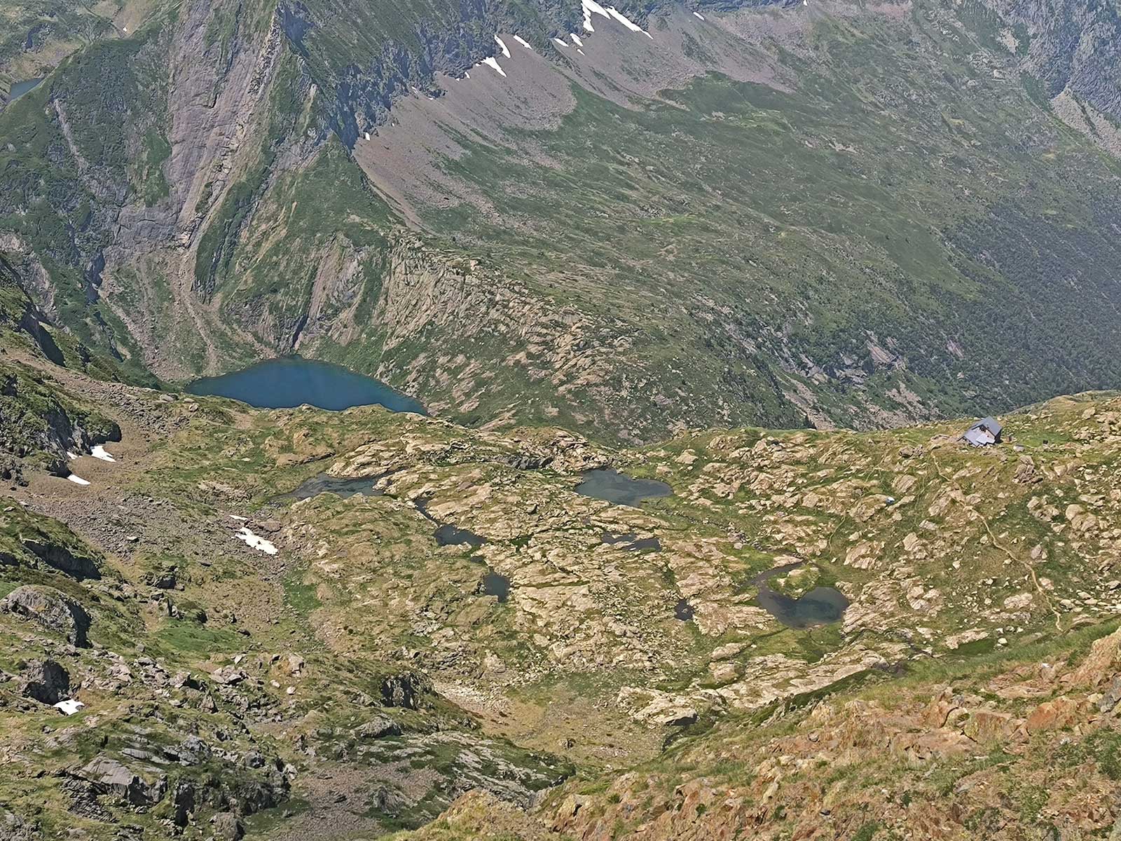 Les Estagnous y el refuge des Estagnous al pie del...