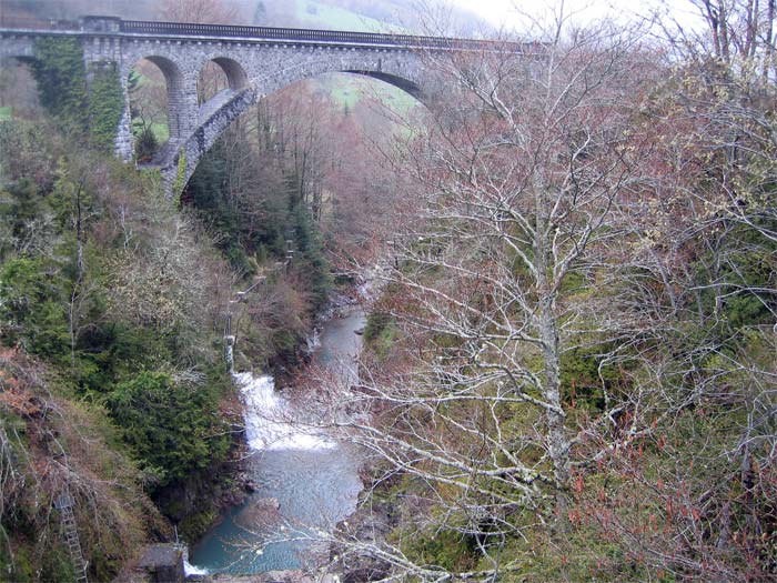 Gave d'Aspe sous le Lac du Peilhou