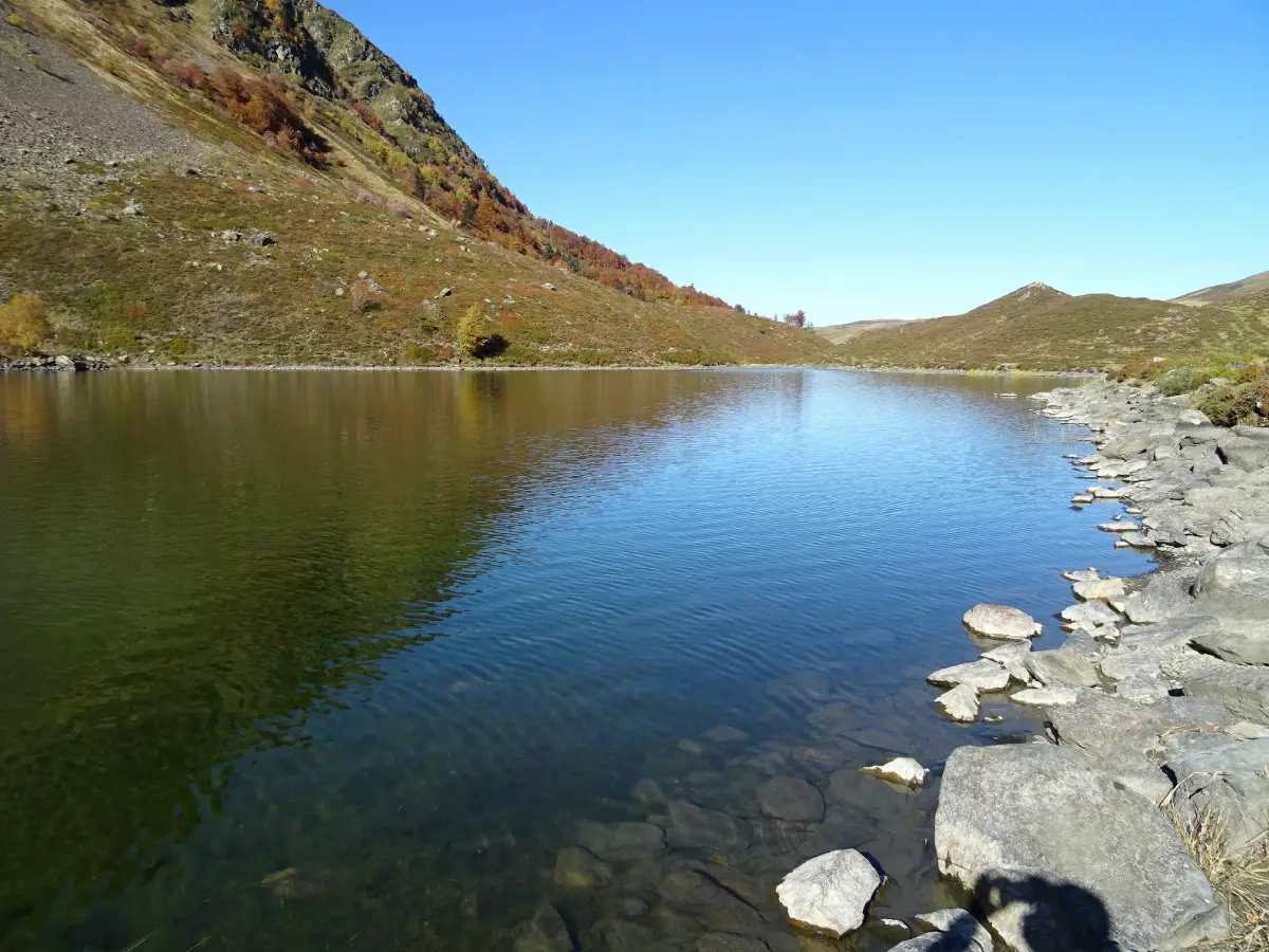 Lac d'Isaby - @ JC Bouquignaud Au bord du Lac d'Isaby