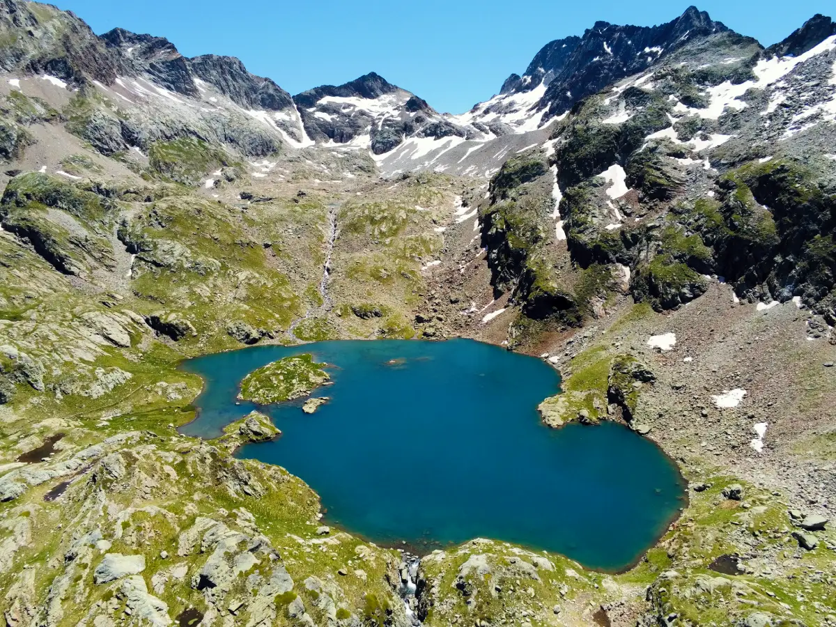 Vue des Lacs des Gourgs Blancs, vallée du Louron, Hautes-Pyrénées