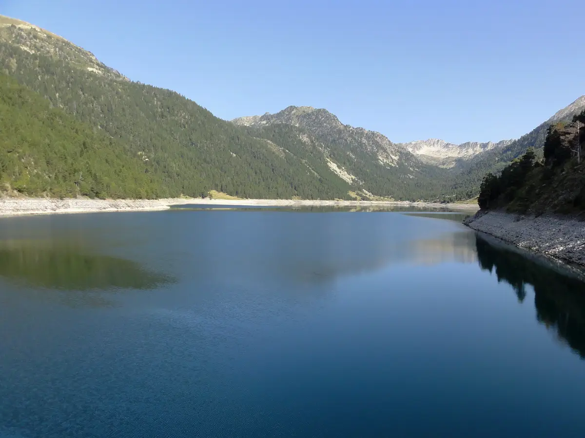 Vue du lac de l'Oule, Hautes-Pyrénées