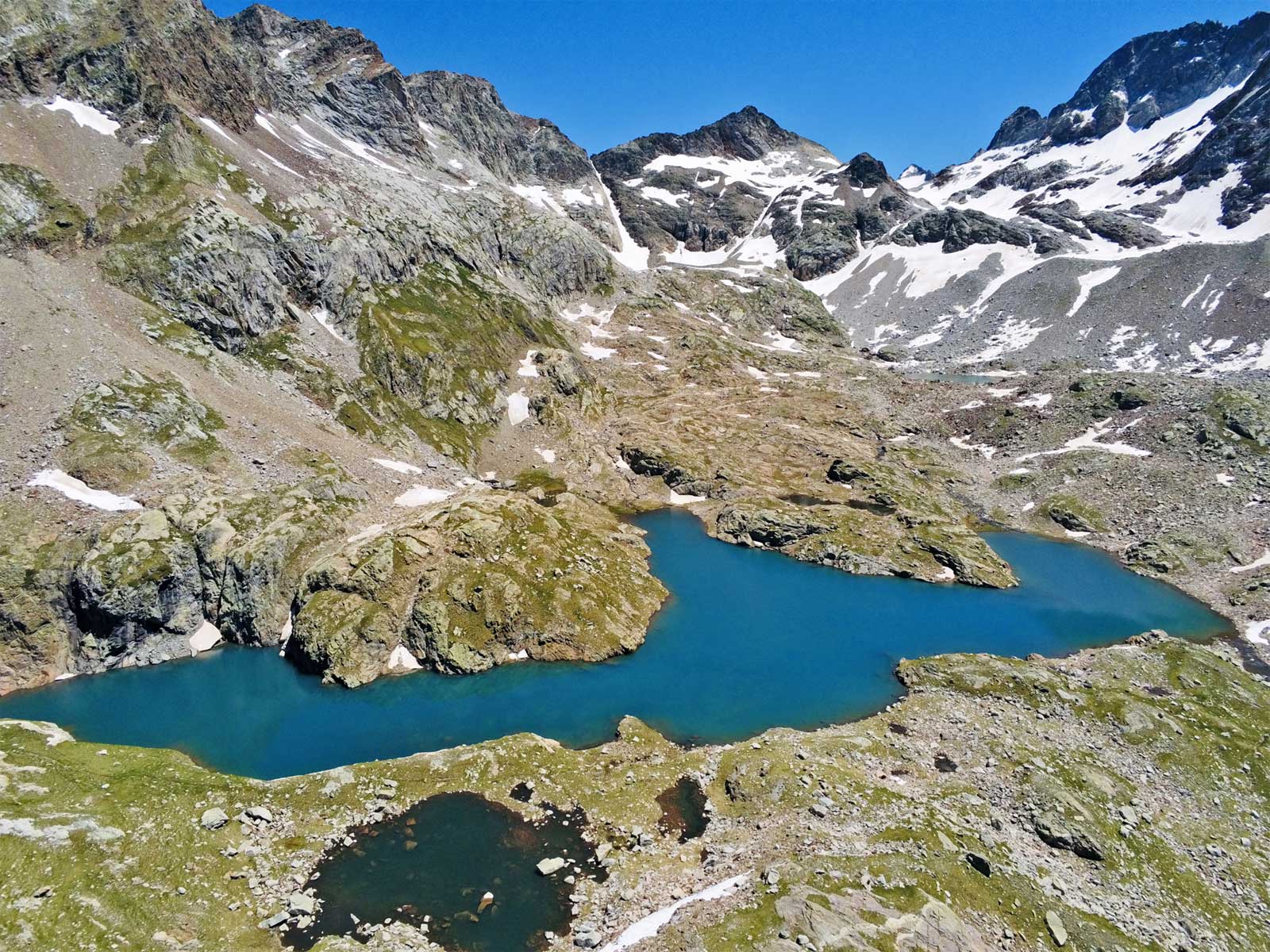 Lac du Milieu des Gourgs Blancs - @ Florent Pignero Lac du Milieu des Gourgs Blancs