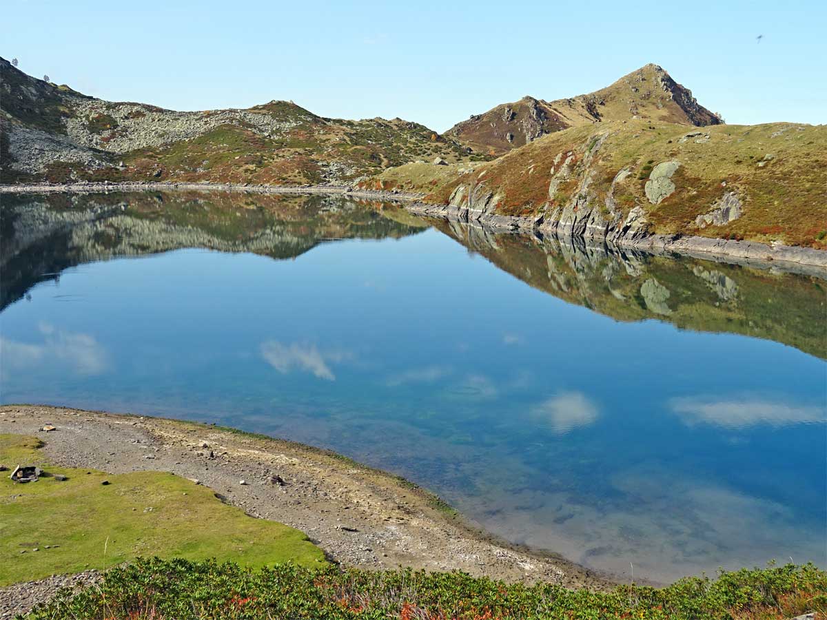 Lac de Peyrelade - @ Jean-Claude Bouquignaud Lac de Peyralade - Cap de Labasset 2038 m