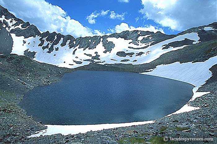 Petit lac du col des Gentianes