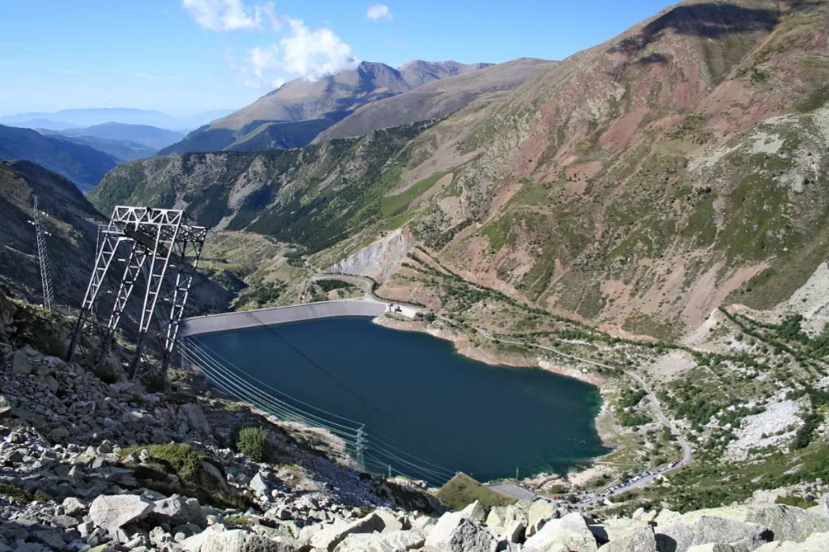 Vista del embassada de Sallente, Pirineo Catalán