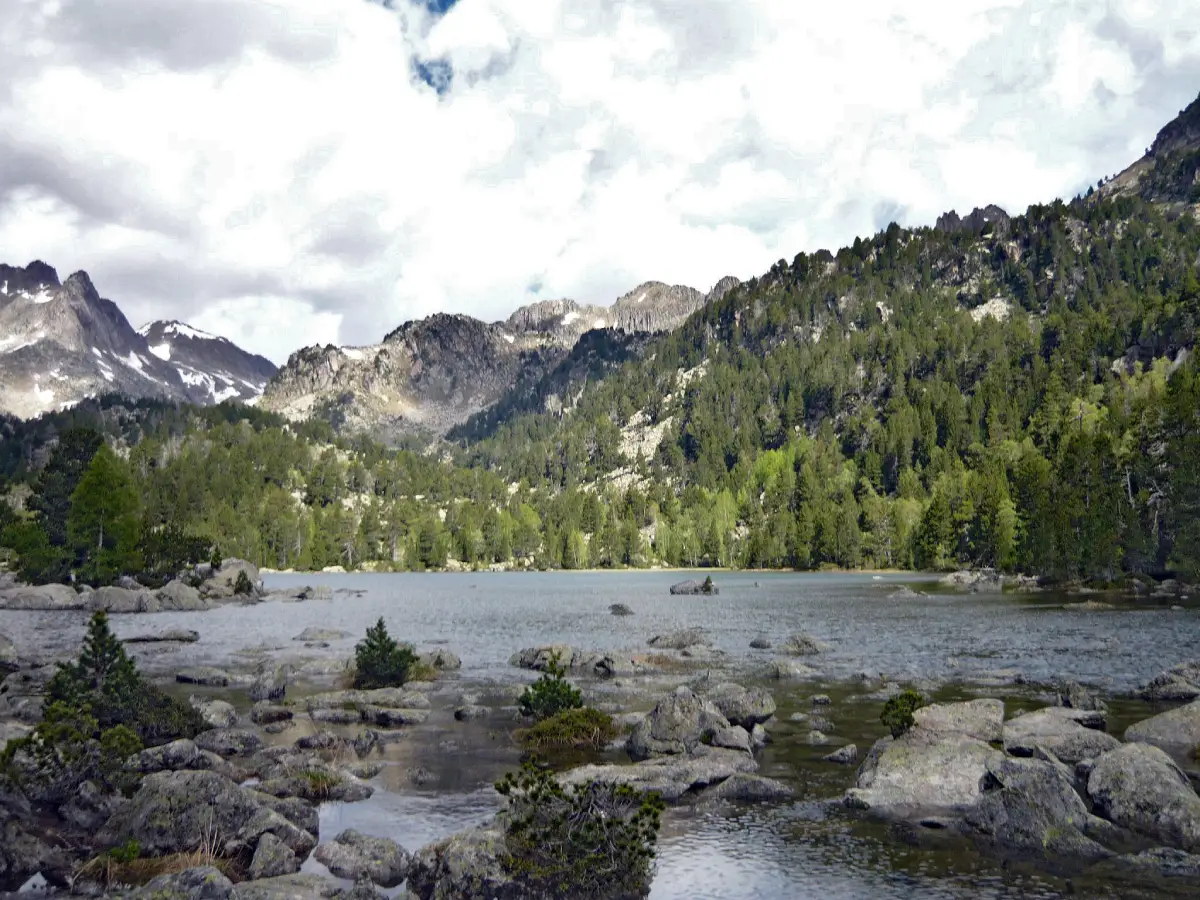 Vista del Estany de Ratera, Vall d'Espot, Parc Nacional d'Aigüestortes i Estany de Sant Maurici, Catalogne