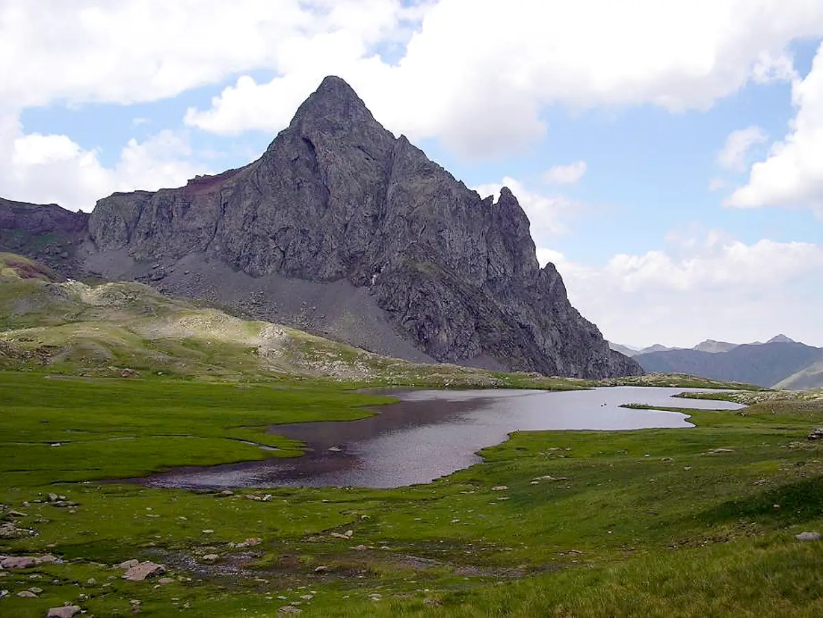 Vista del ibón de Anayet, Pirineo Aragonés