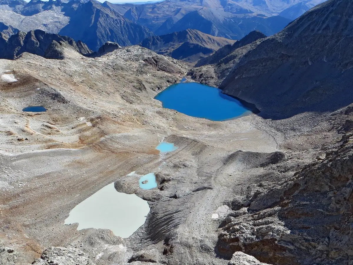 Vista del ibón de Lliterola, Pirineo Aragonés