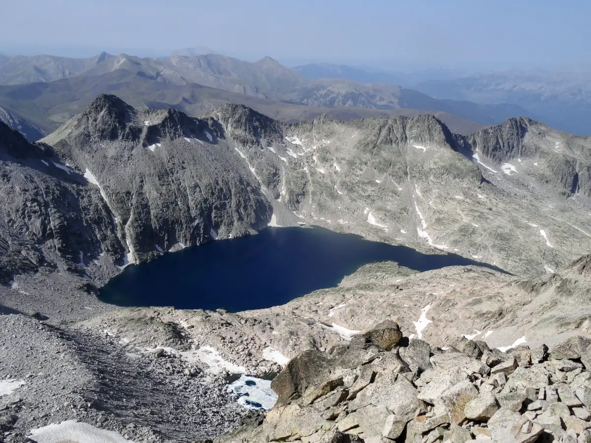 Vista del ibón de Cregüeña, Pirineo Aragonés