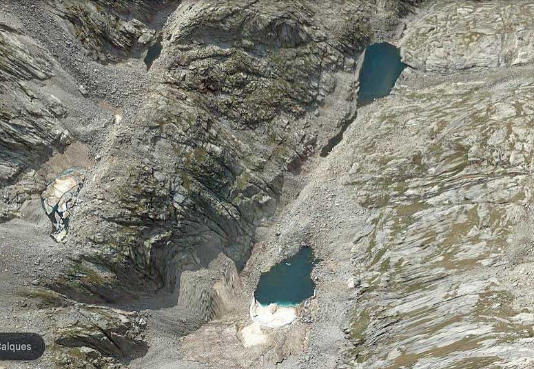 Ibón de Vuelta Barrada - @ Google Earth Ibón de Vuelta Barrada y Ibón de Selousére - Ba...