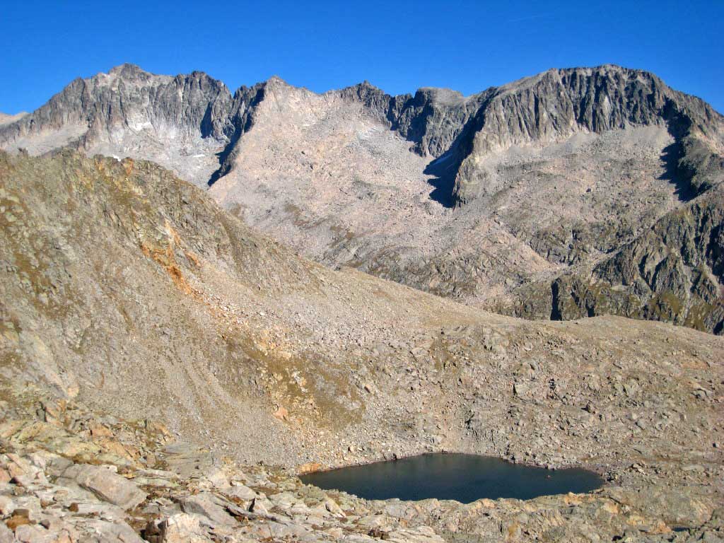 Ibón Chelat de Coma Arnau