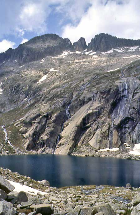 Ibón de Llosás