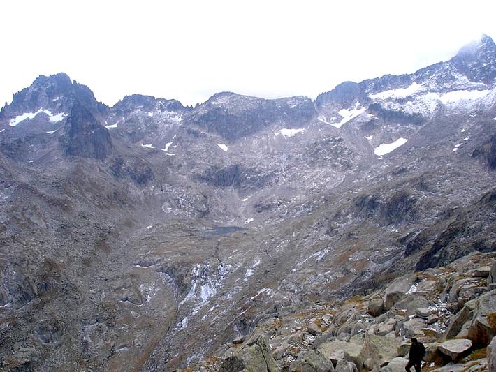 Estanh Gelat dera Aubaga - @ Steve Hagimont El Estanh Gelat dera Aubaga, visto desde la colhad...